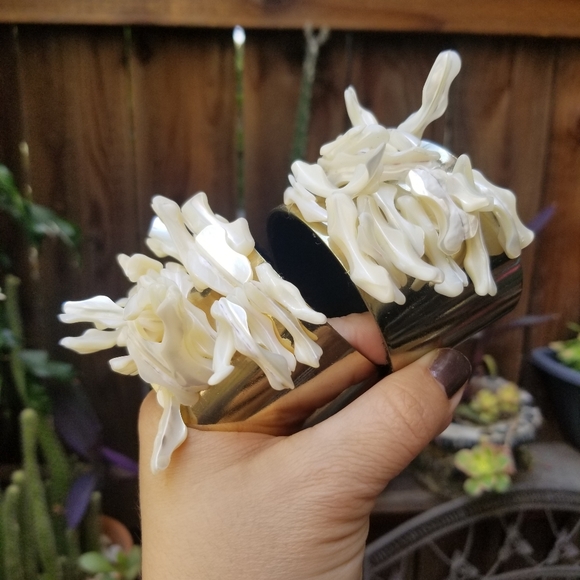 White Seashell Gold Bracelet Cuff Adjustable - Picture 6 of 7